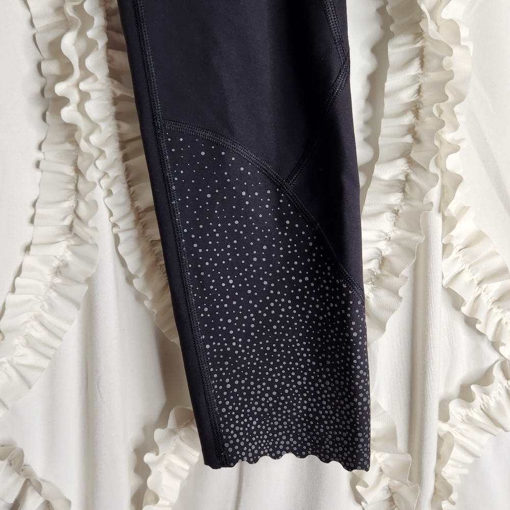 Lululemon Athletic Pants!! Cute Detail!